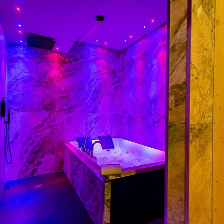 فندق مبيت وإفطار Supreme Suite&spa 4*